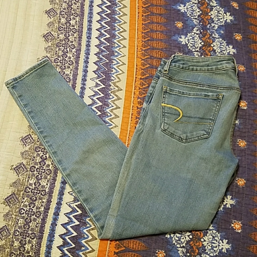 American Eagle Light Wash Jeggings